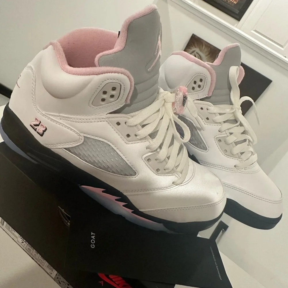 Jordan 5 Retro "Medium Soft Pink" Men's Shoe - Picture 3 of 8